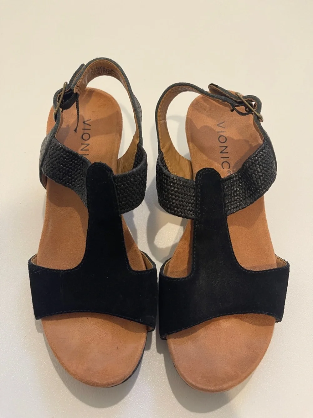 Vionic Black Kaytie T-Strap Wedge Sandals